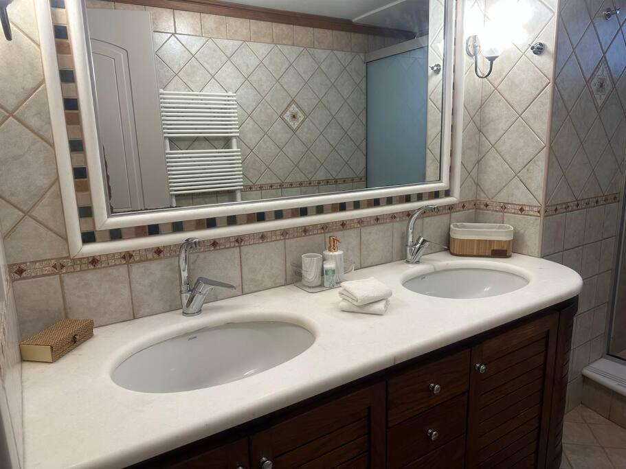 Seamplicity Cozy Apartment كاندية المظهر الخارجي الصورة